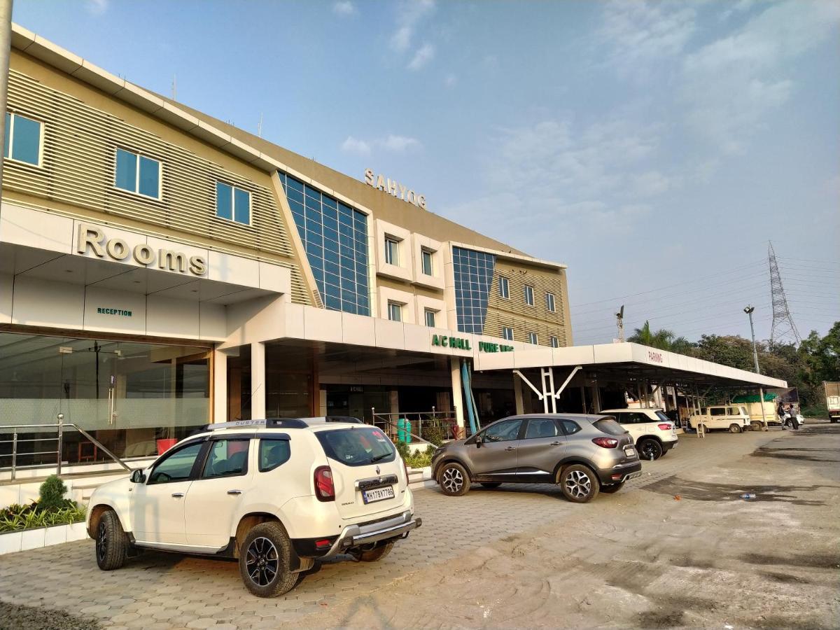 Hotel Sahyog & Rooms Surat Exterior foto